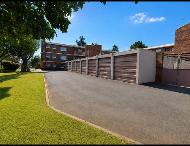 2 BEDROOM APARTMENT FOR SALE IN THREE RIVERS PROPER